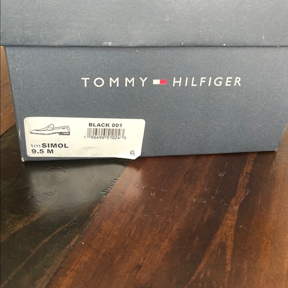Tommy Hilfiger Black Men's Loafers - Picture 5 of 11